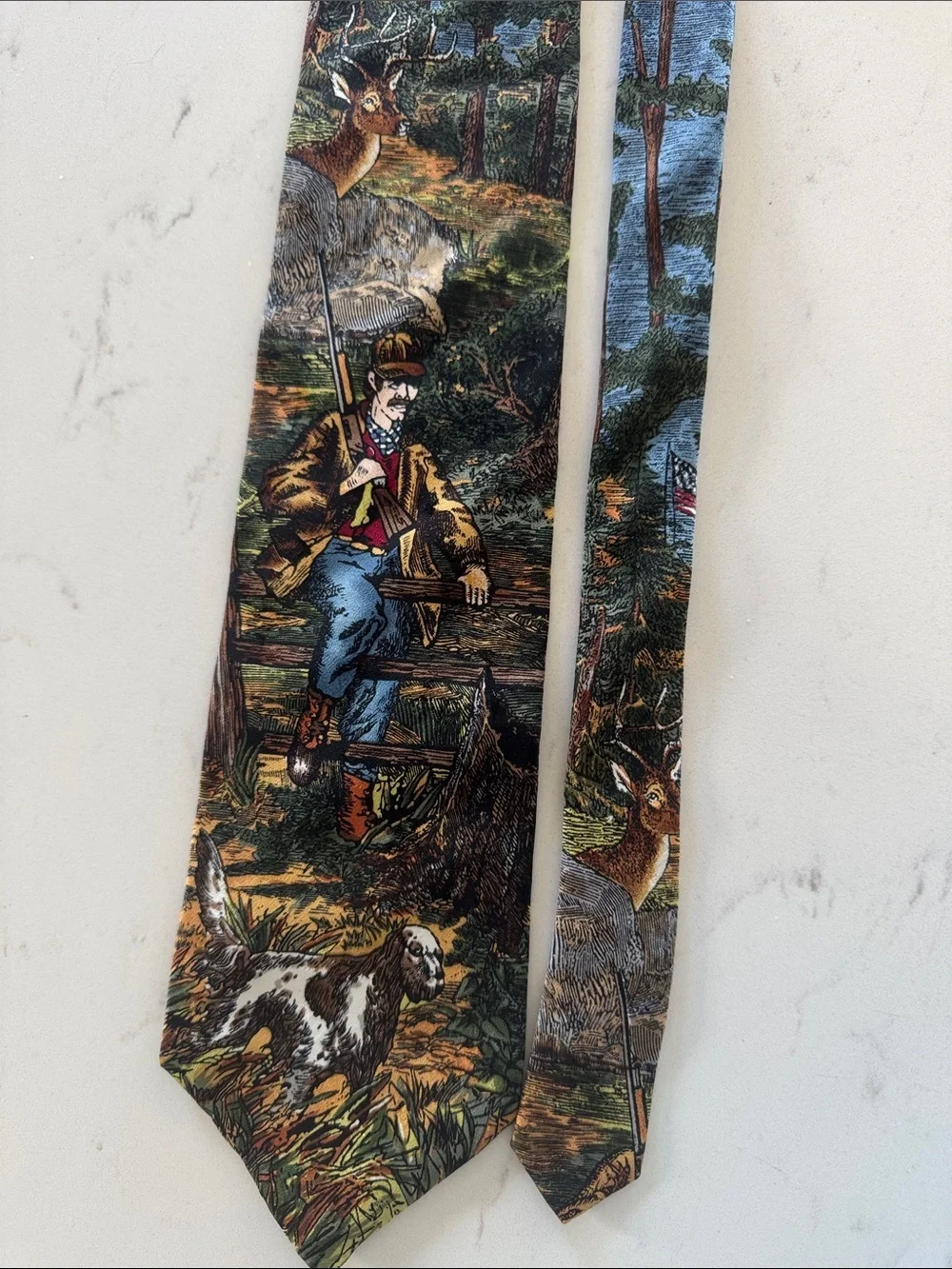 Van Heusen Hunting Scene Tie in Green and Brown